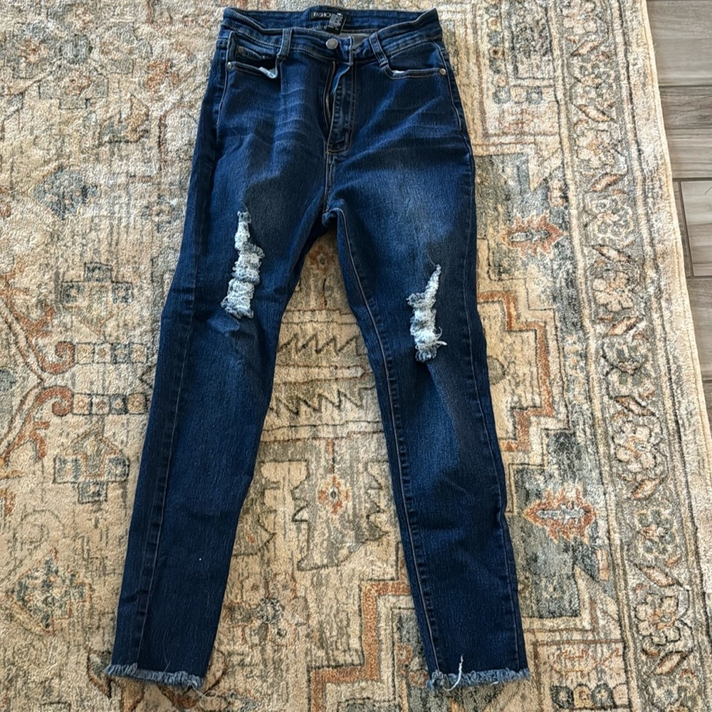 Fashion nova high wasted skinny ripped jeans
